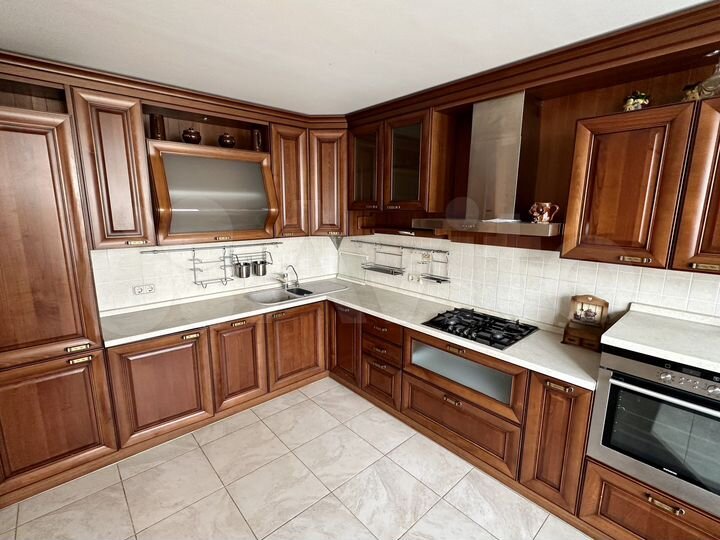 3-к. квартира, 90 м², 2/5 эт.