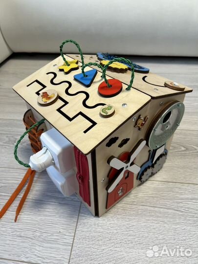 Бизиборд бизидом