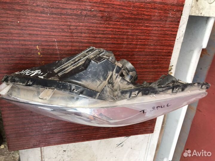 Фара правая, Toyota (Тойота) -yaris (05