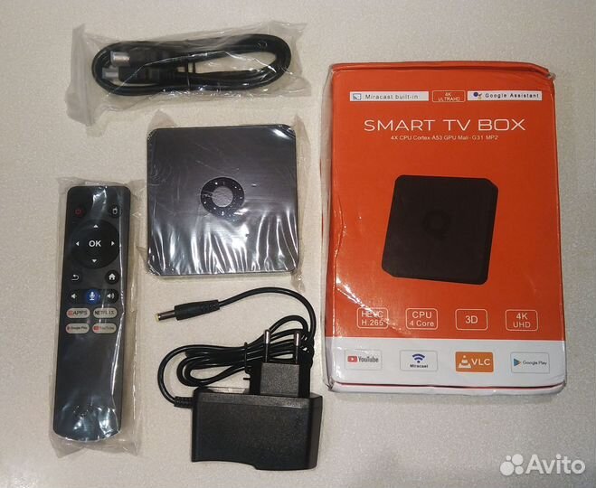 Приставка смарт тв, андройд тв. Q1