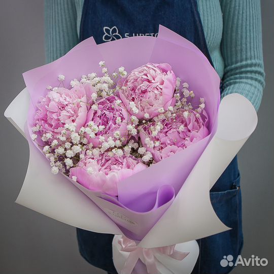 Пионы и гипсофилы букет