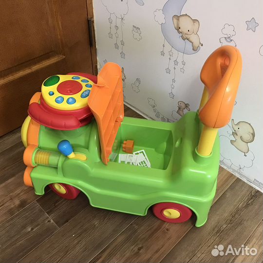 Музыкальная игрушка-каталка chicco