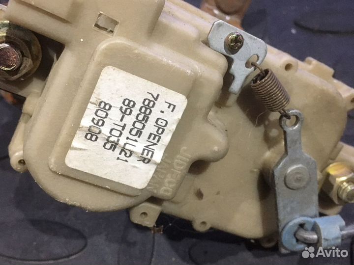 Механиз открываня лючка бака nissan maxima a32