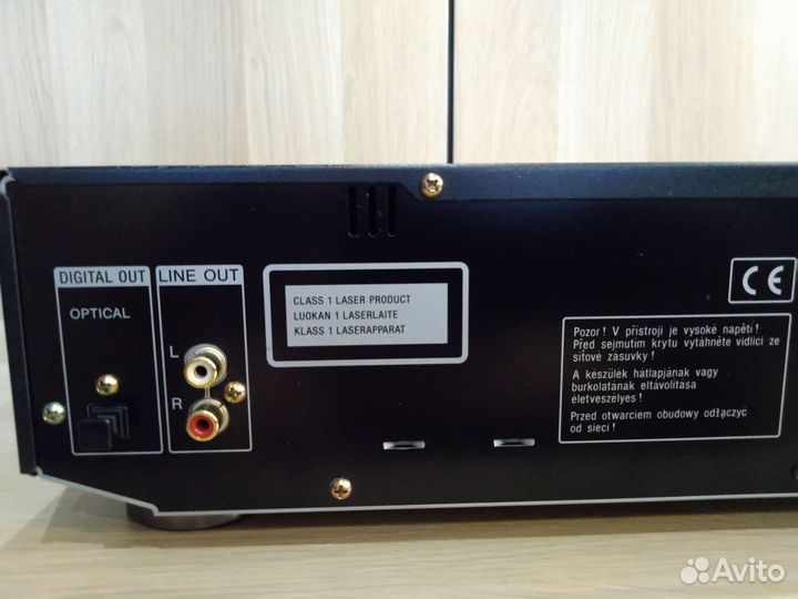 CD плеер Sony CDP-XE900