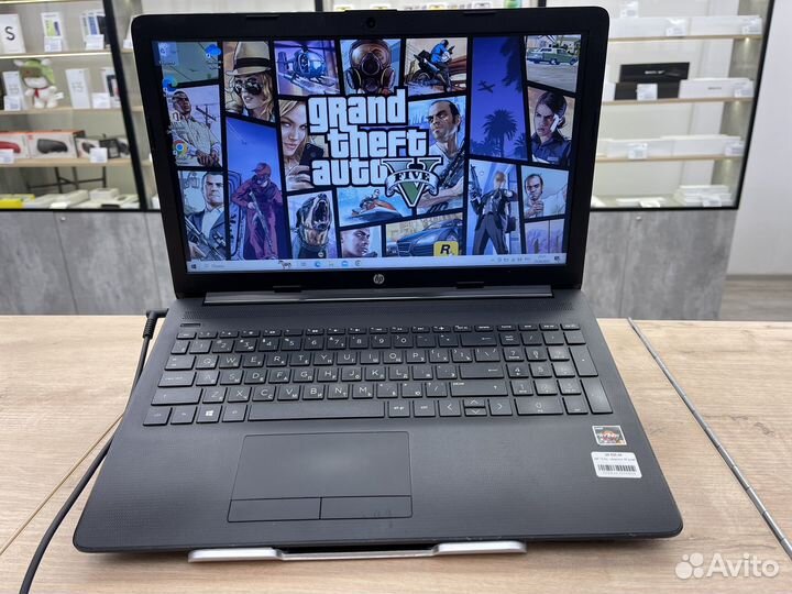 Ноутбук HP ryzen 5/8gb/vega8/256SSD