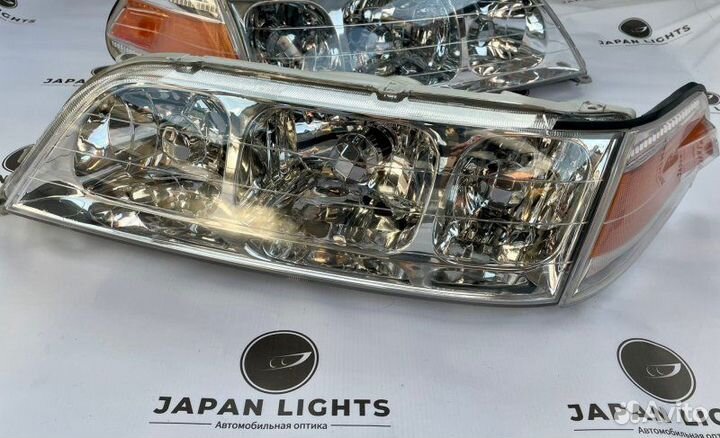 Фары хрустальные передние Toyota Mark 2 GX100