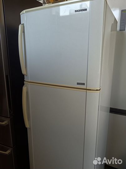 Холодильник Samsung
