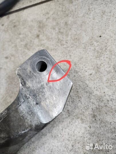 Кулак поворотный передний Lr Rr Sport 2 L494 448DT