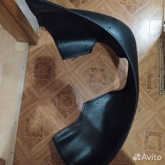 Подкрылка на правое переднее колесо на Приору