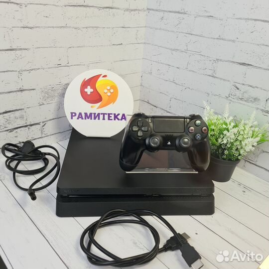 Игровая приставка PS4 Slim. Память 500 Gb / 1 дж