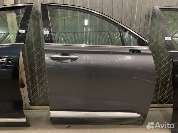 Правая передняя дверь Hyundai Santa Fe 4