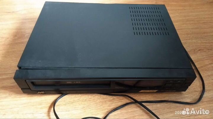 Видеомагнитофон jvc