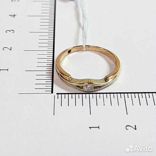 Золотое кольцо с бриллиантом 0р