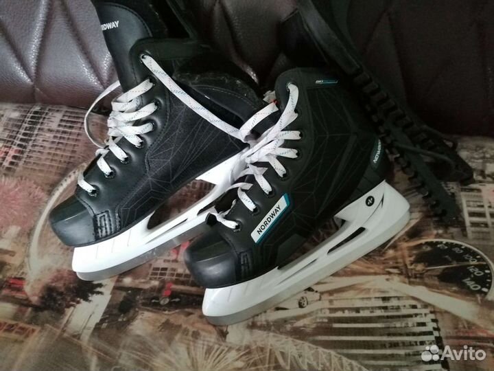 Коньки хоккейные 39 размер