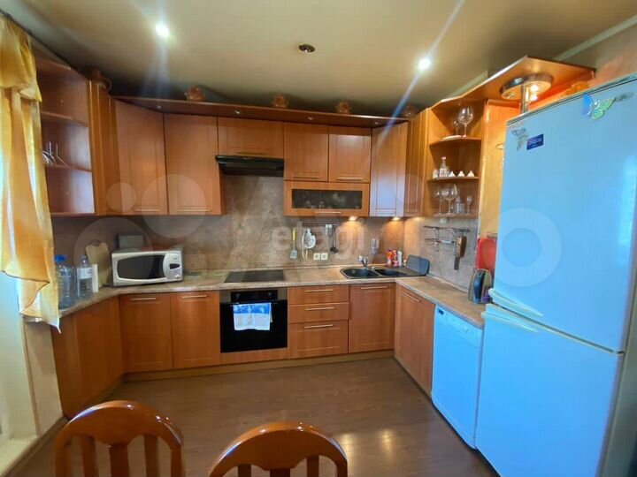 3-к. квартира, 87 м², 7/10 эт.