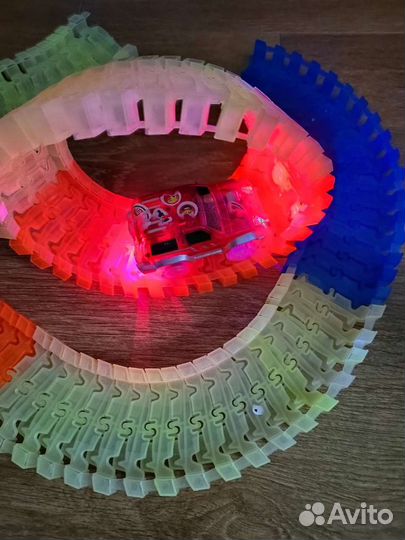 Гибкий трек с машинкой