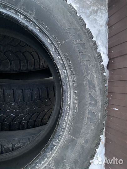 Bridgestone Blizzak Spike-01 215/60 R16