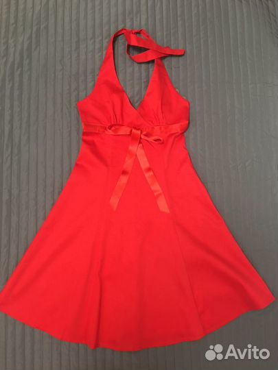 Красное открытое платье (Италия)