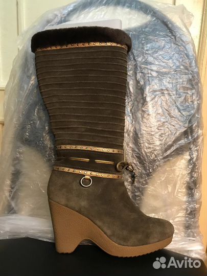 Новые замшевые сапоги