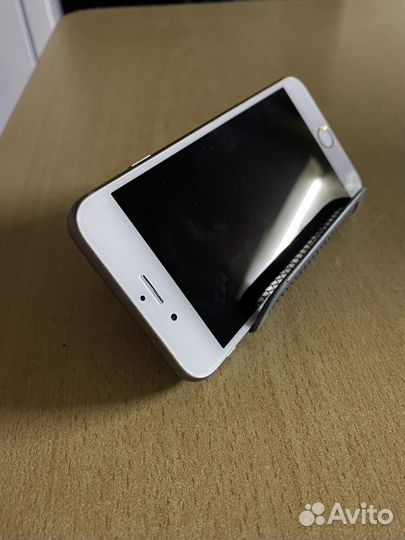 iPhone 6S, 64 ГБ