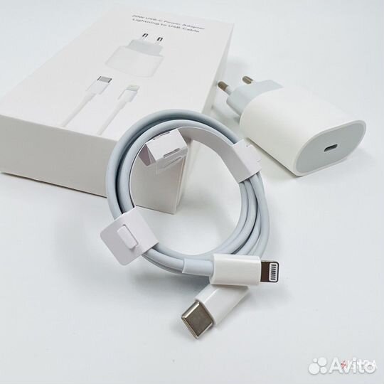 Комплект зарядки Apple 20W USB-C Lighting