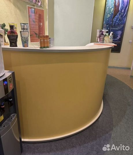 Стойка ресепшн