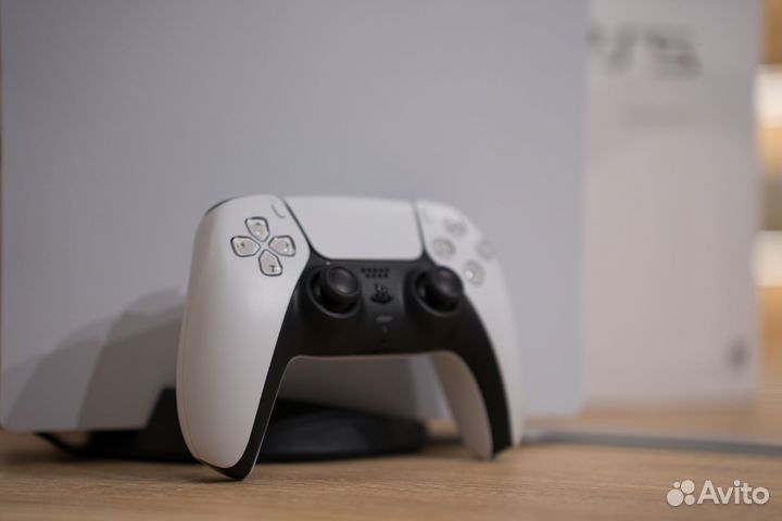 Sony PlayStation 5 c дисководом 825 гб