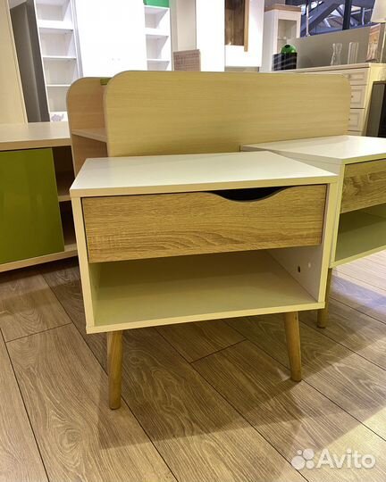 Тумбочка прикроватная белая