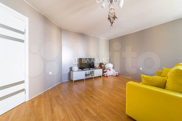 2-к. квартира, 82,7 м², 8/17 эт.