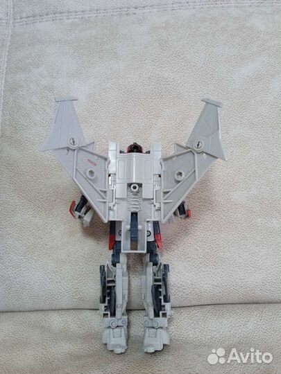 Робот-трансформер Hasbro истребитель