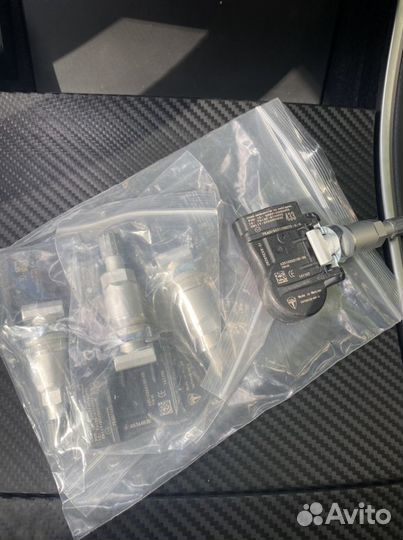 Датчик давления в шинах tesla комплект