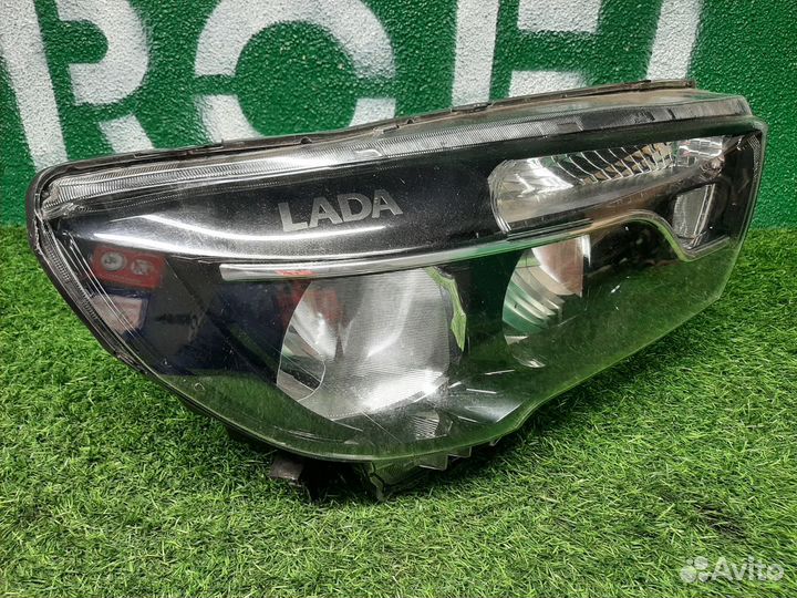 В наличии: Фара правая LADA Vesta