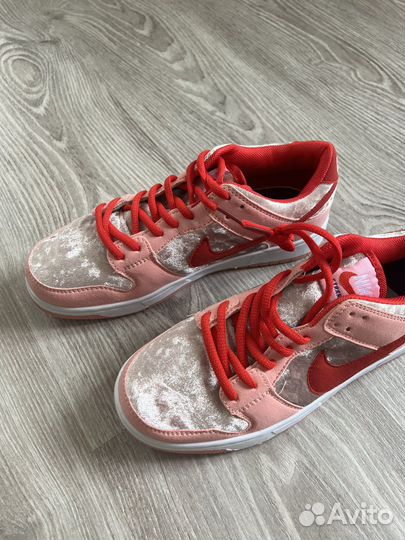 Кроссовки для девочки