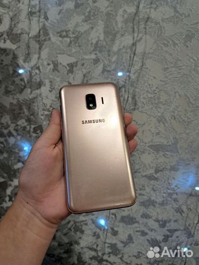Телефон Samsung Galaxy J2 Core