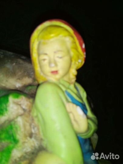 Старая ыигура красная шапочка и волк гипс