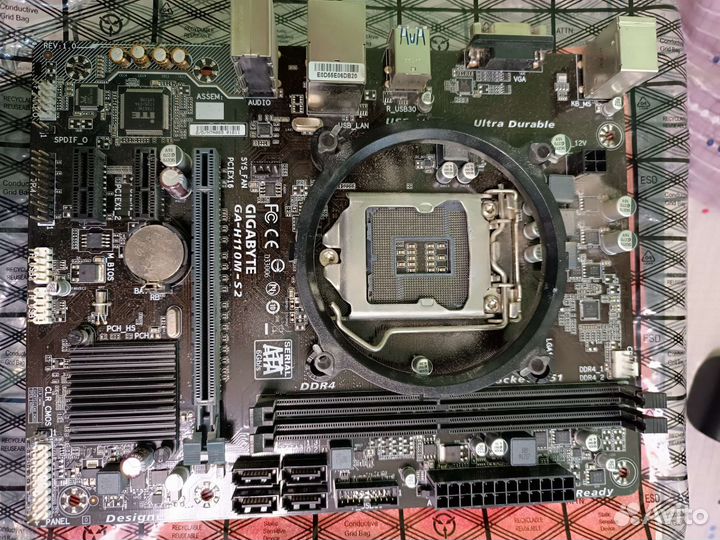 Материнская плата gigabyte