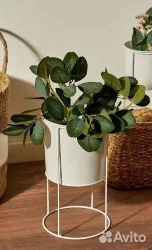 Горшок для цветов на подставке 2 литра