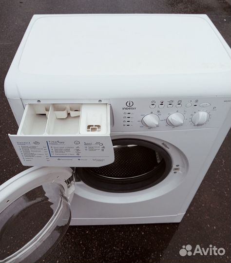 Стиральная машина indesit wisl 103 на 5 кг б-у