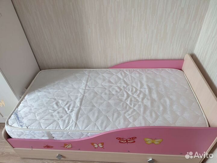 Детская кровать с матрасом