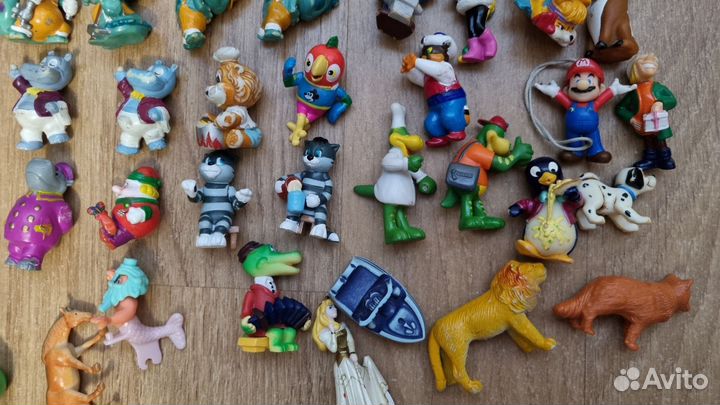 Киндер-сюрприз из 90-х и 2000-е всё вместе лотом