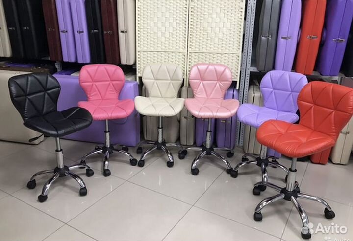 Стул для работы мастера в студии. доставка+