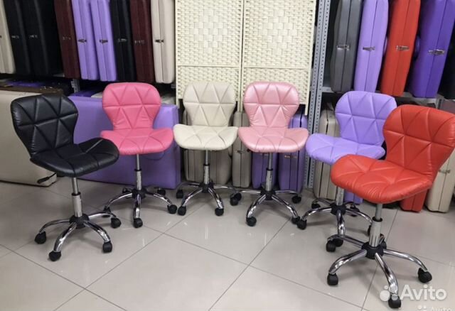 Стул для работы мастера в студии. доставка+