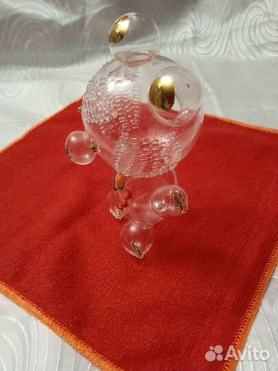 Выдувная стеклянная скульптура