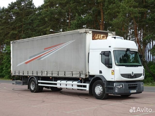 В разборке грузовик Renault,Premium II с 2007