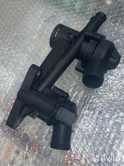 Корпус термостата VAG аналог 03C121111H