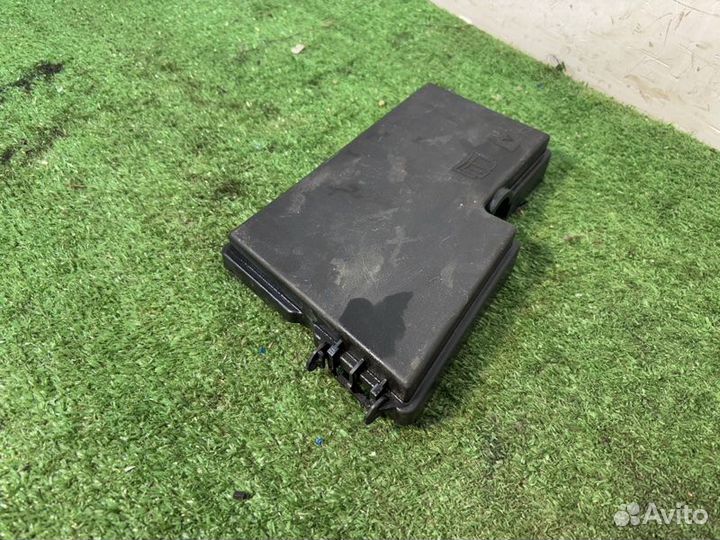 Крышка блока предохранителей Mazda 3 хетчбек Z6