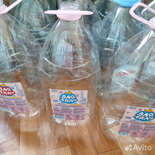 Пластиковые банки с крышкой 5литров