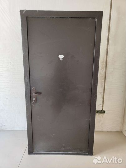 Дверь входная бу от застройщика