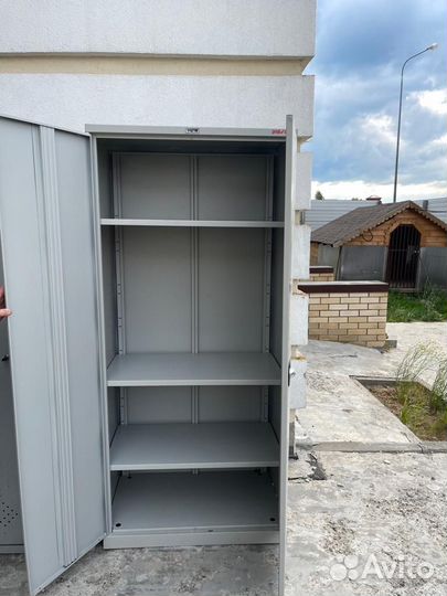 Шкаф металлический с дверями для документов