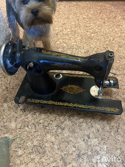 Швейная машинка singer